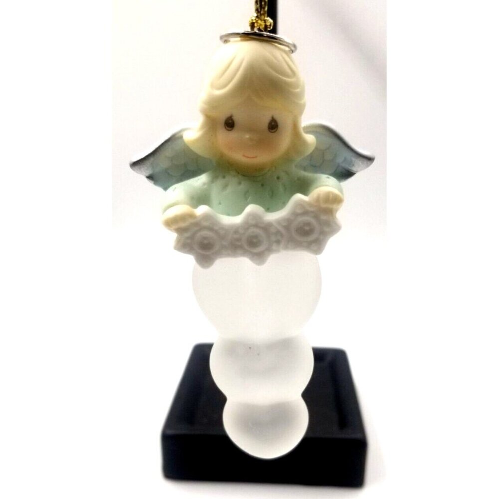 Vintage Precious Moments Angel With Snowflake Trio Ornament 952346